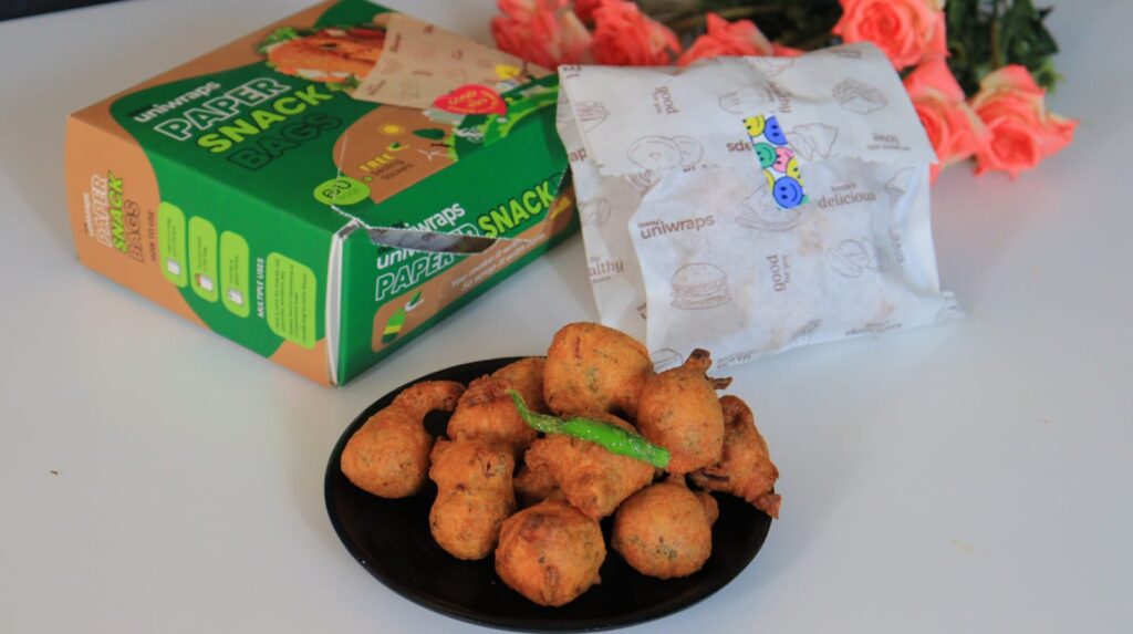 Store Pakodas for longer using Oddy Snack Bags